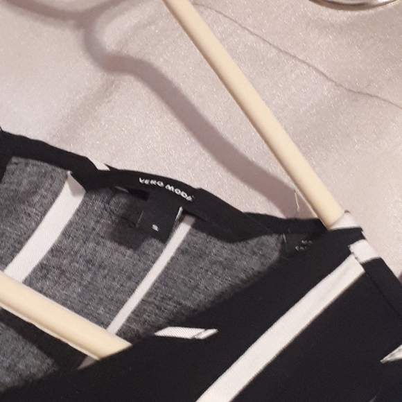 Black and white jumpsuit .size small , vera Moda,  worn twice only . - Picture 2 of 3